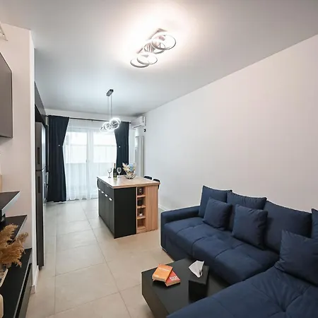 Samy In Odyssey Pool Fitness