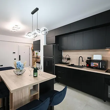 Samy In Odyssey Pool Fitness